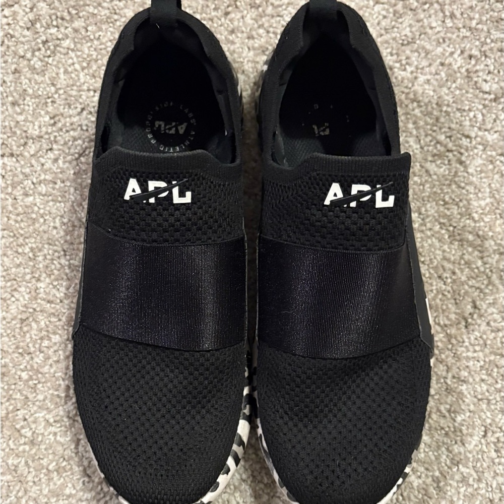 APL Techloom Bliss Black White Leopard Print Womens Size 10 Knit Slip On Sneaker
